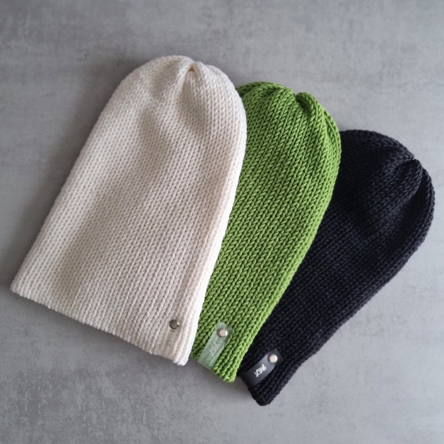 Handgestrickte Mütze aus 100 % Merinowolle in vielen Farben
