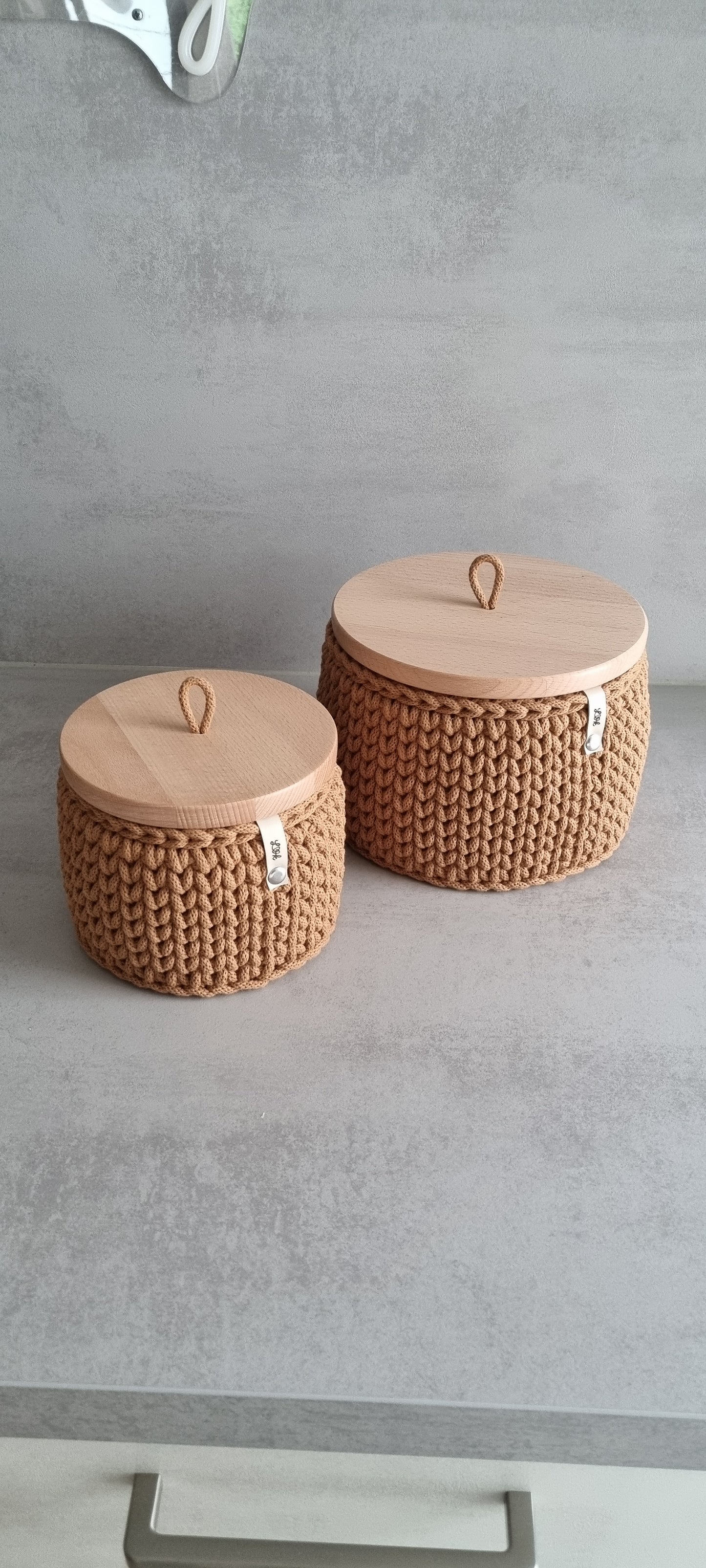 Aufbwahrungskorb mit Holzdeckel