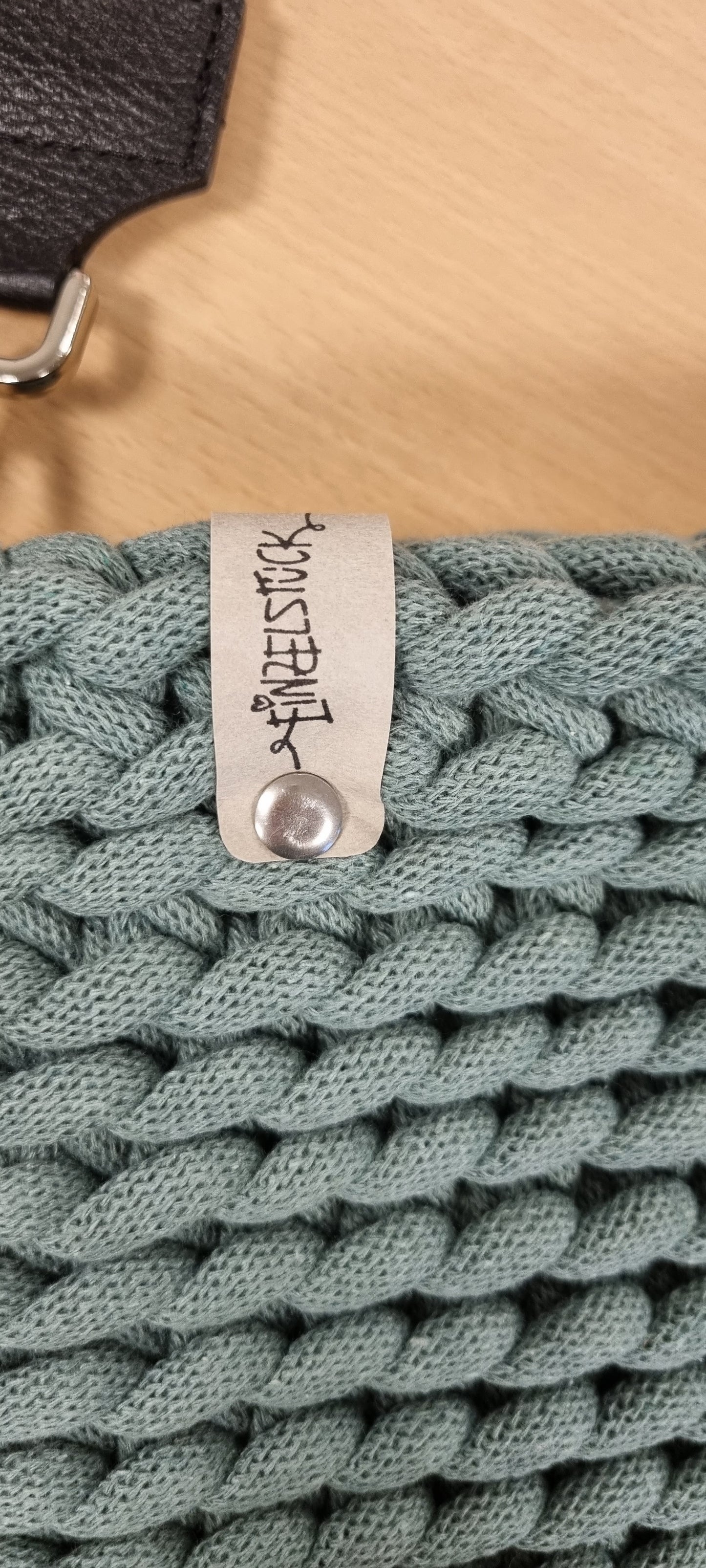 Etikett Label "Einzelstück" mit Schraube