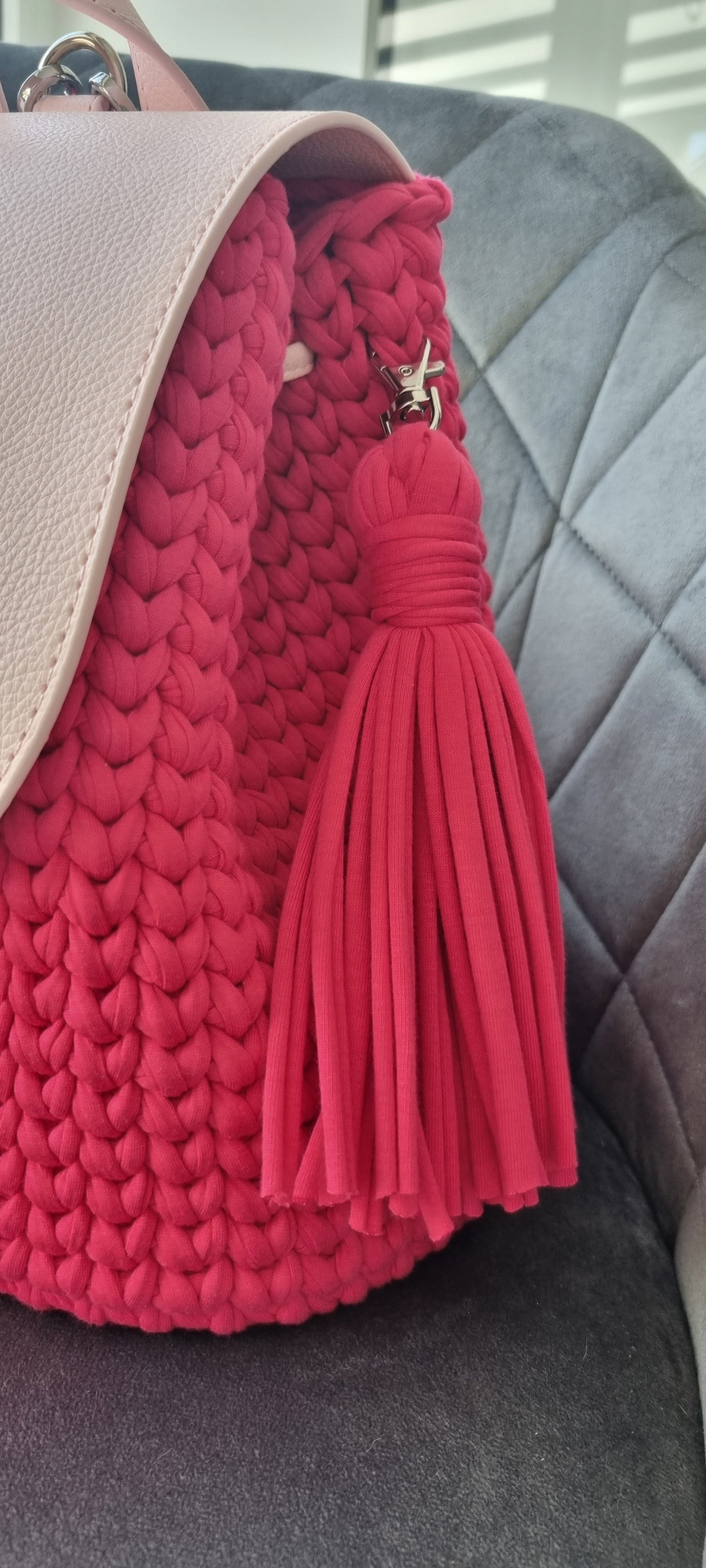 Handgemachter kleiner Rucksack mit veganem Leder