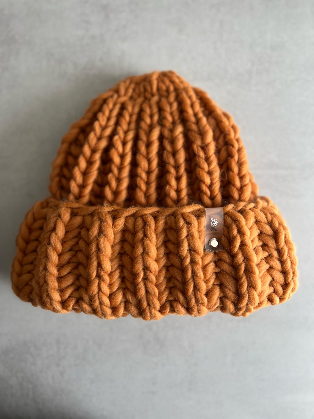 Handgestrickte Mütze aus extradicker Wolle