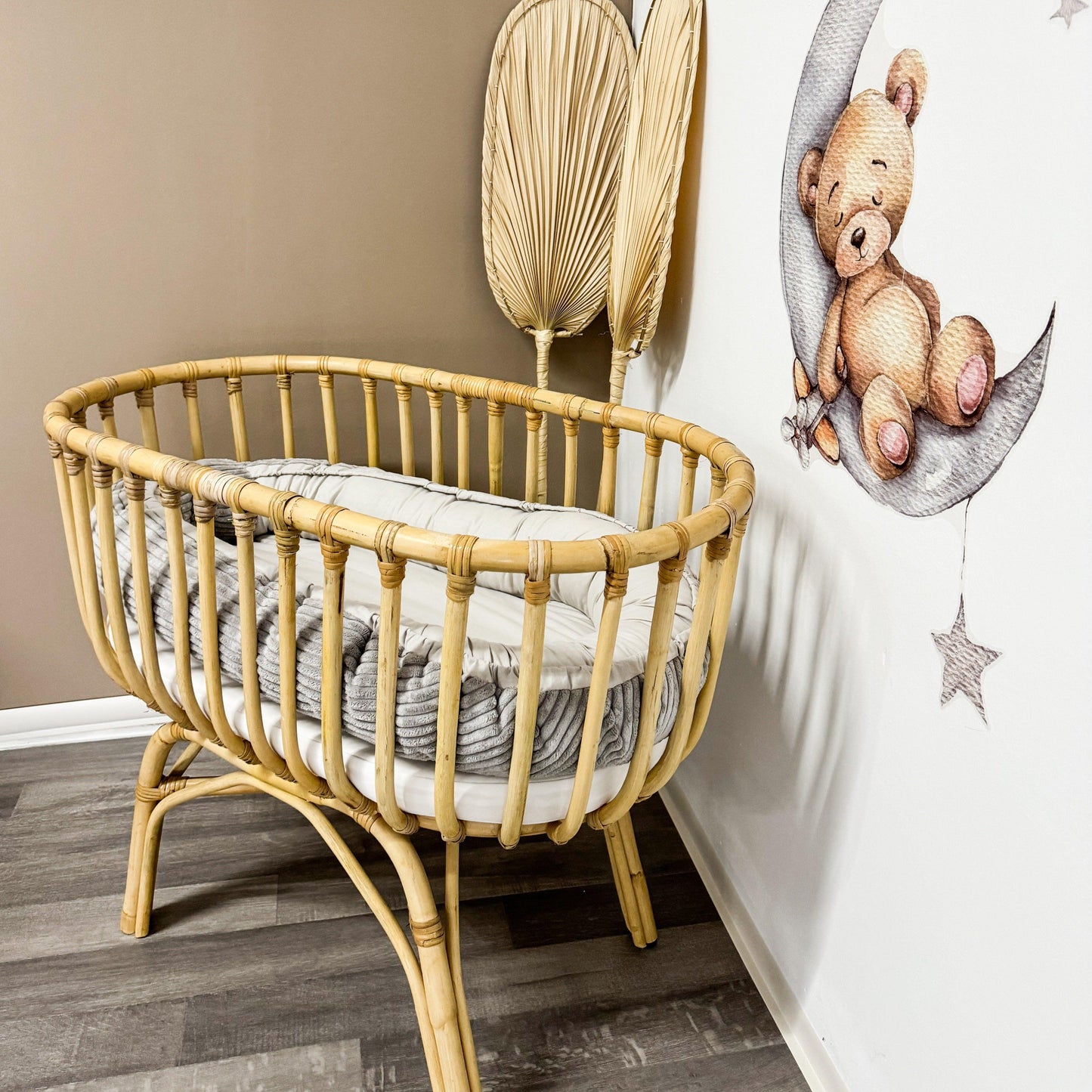 Babynestchen Cord – Mitwachsender weicher Baby-Kokon