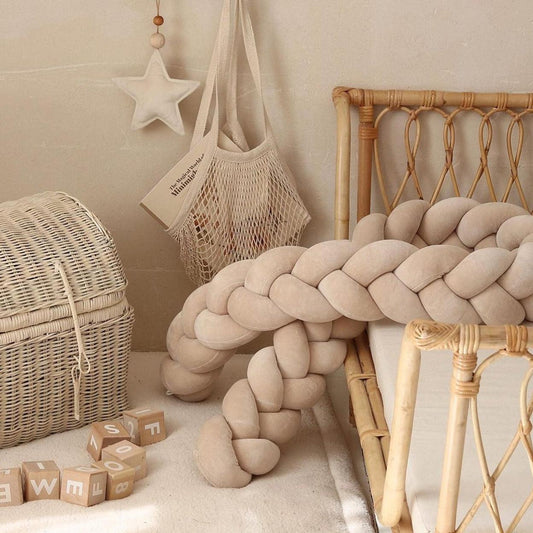 Bettschlange geflochten Velours – Bettumrandung für Schutz, Geborgenheit & Komfort