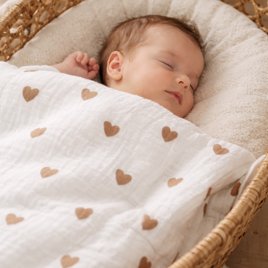 Decke Musselin Herzen braun - Mulltuch, Schmuse- & Puckdecke