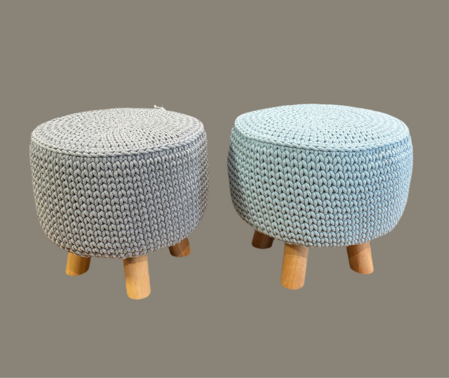Hocker umgehäkelt mit 100% recycelten Baumwolle