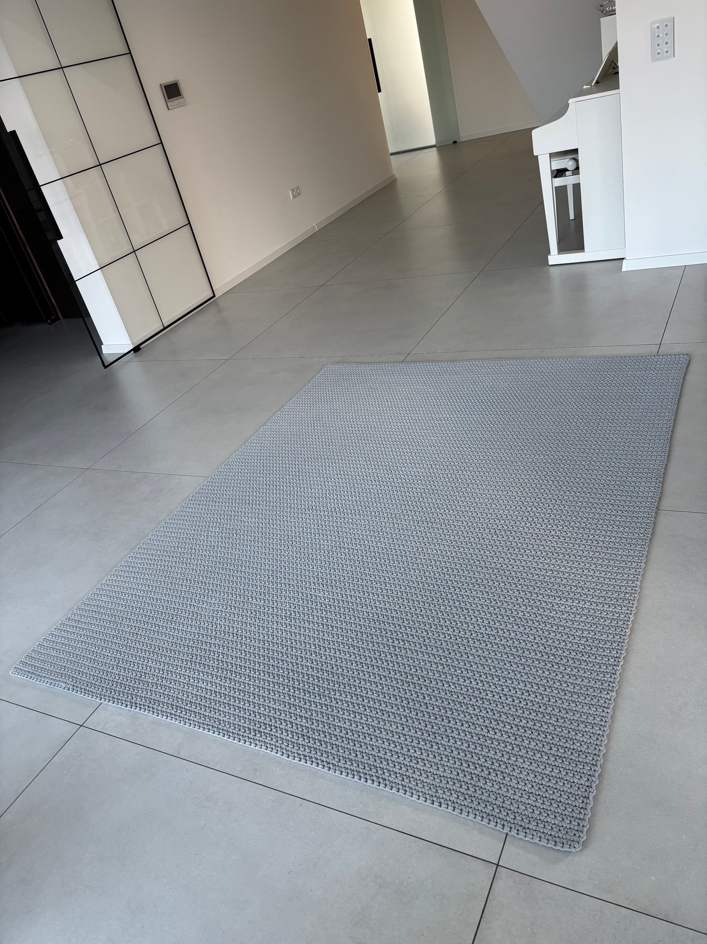 Gehäkelter Teppich aus 100% recycelter Baumwolle