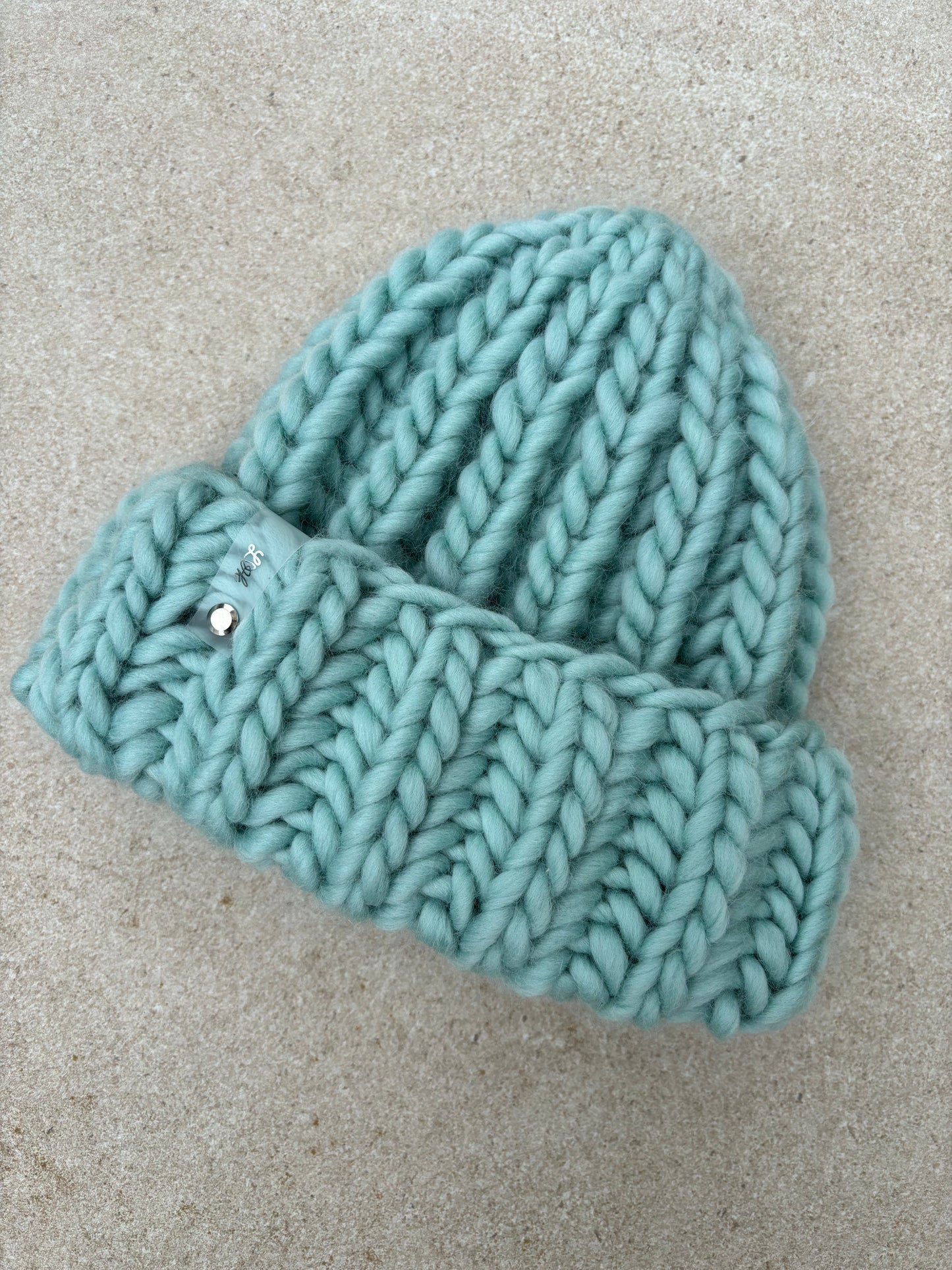 Handgestrickte Mütze aus extradicker Wolle