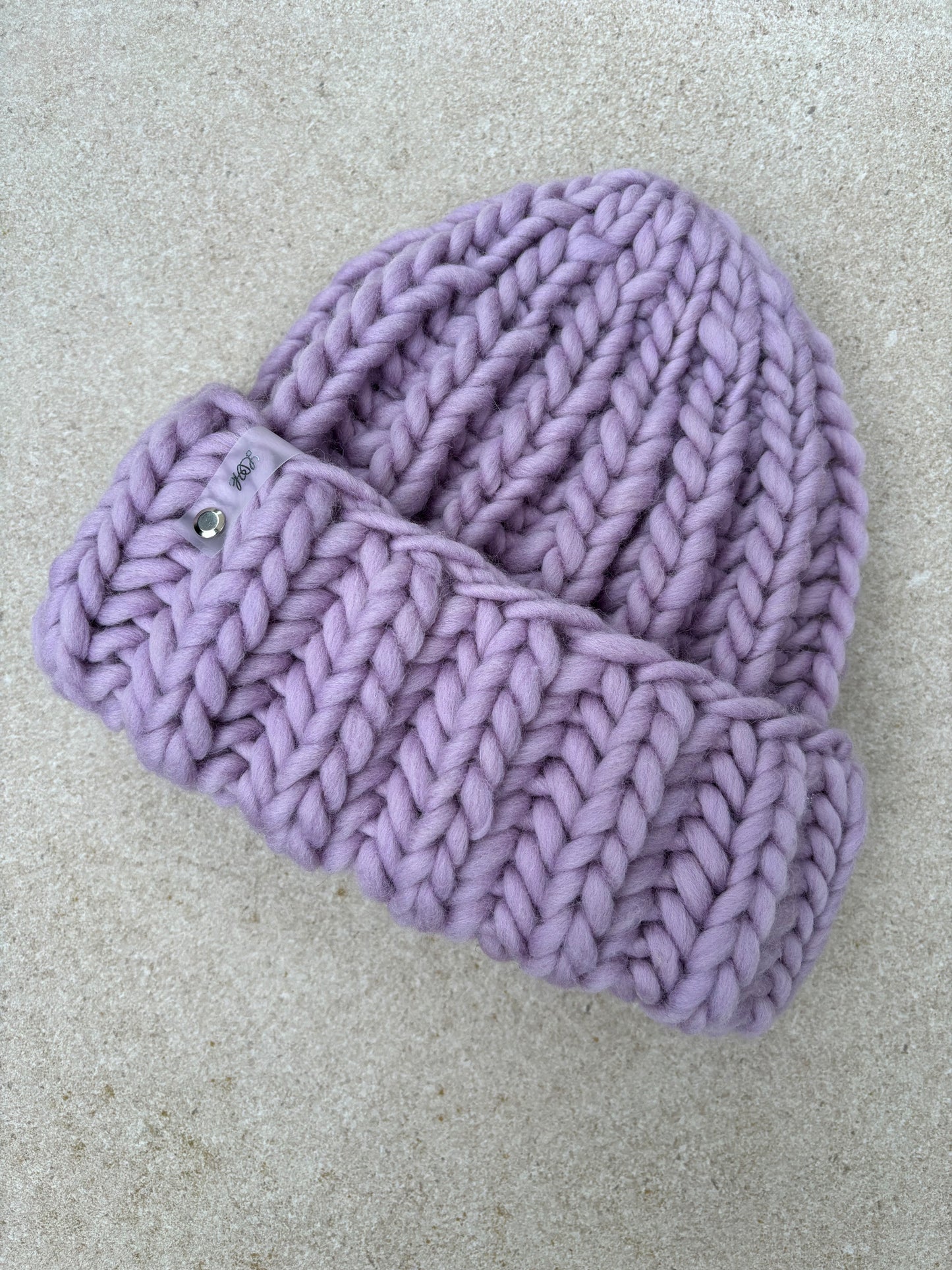 Handgestrickte Mütze aus extradicker Wolle