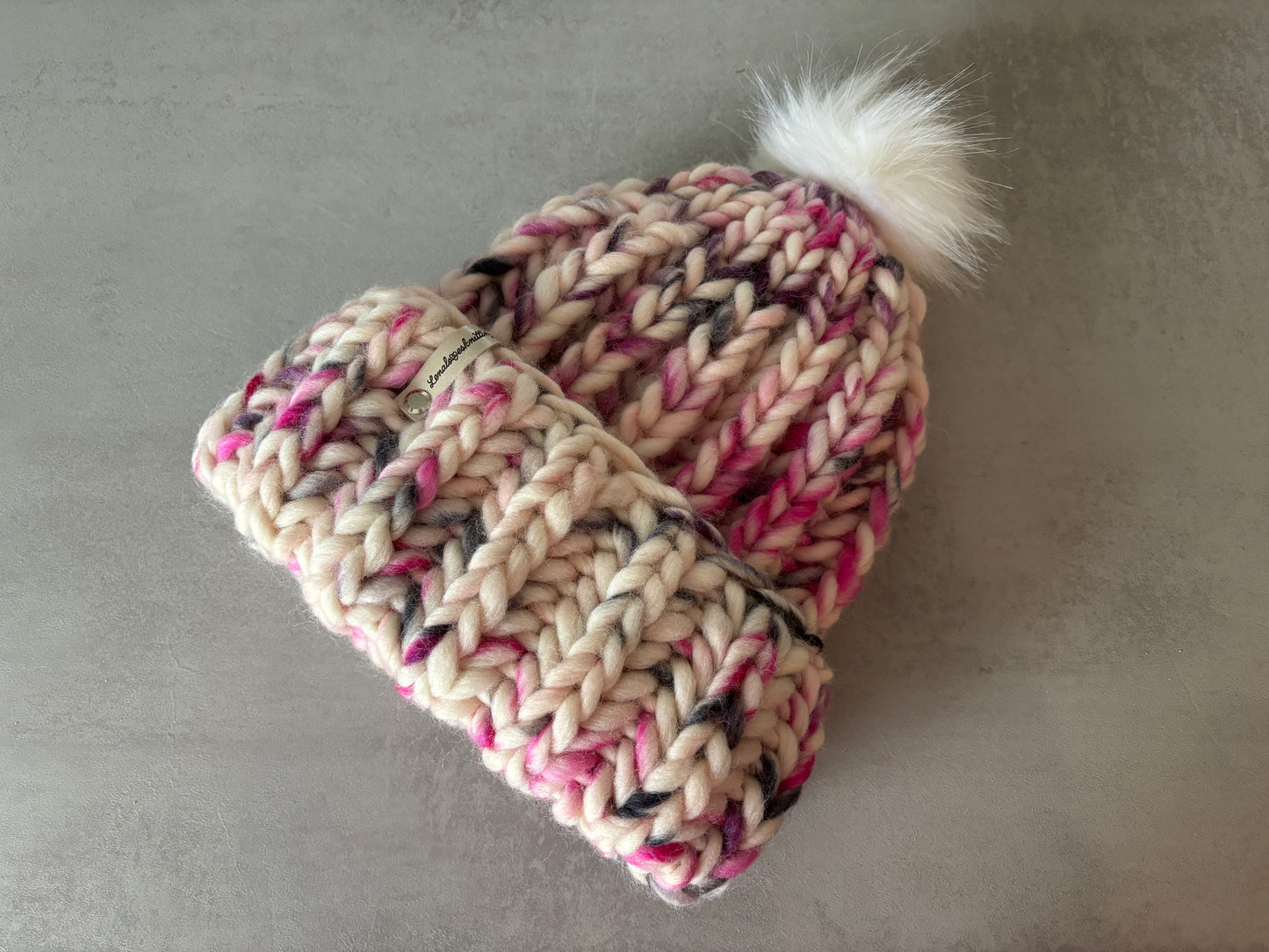 Handgestrickte Mütze aus extradicker Wolle