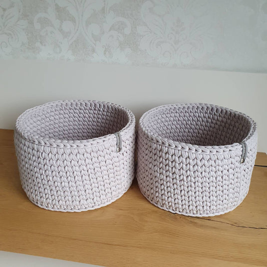 Gehäkeltes Körbchen auf Wunsch mit Griffen Personalisierbar Geschenk zur Geburt Babyparty