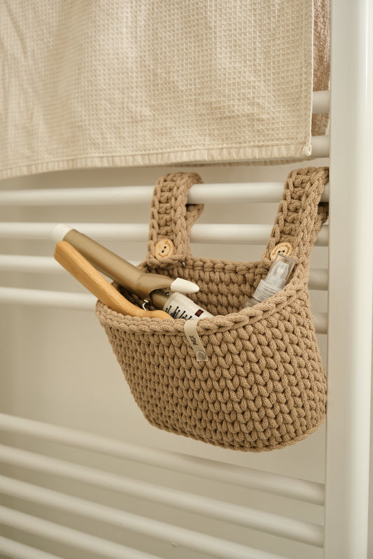 Hanging basket for the baby bed
