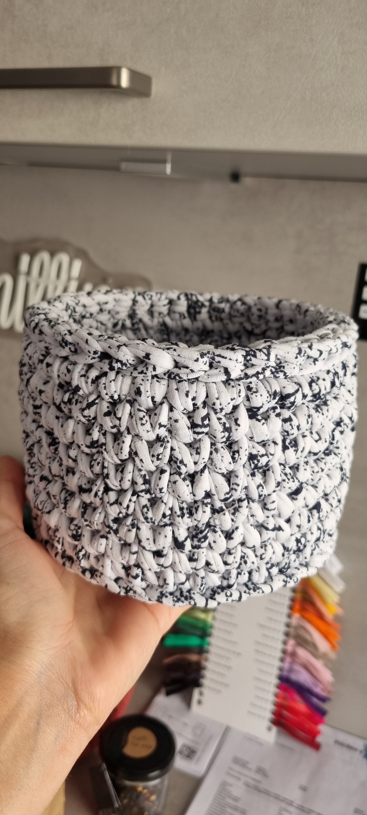 Crochet basket 15cm bottom diameter