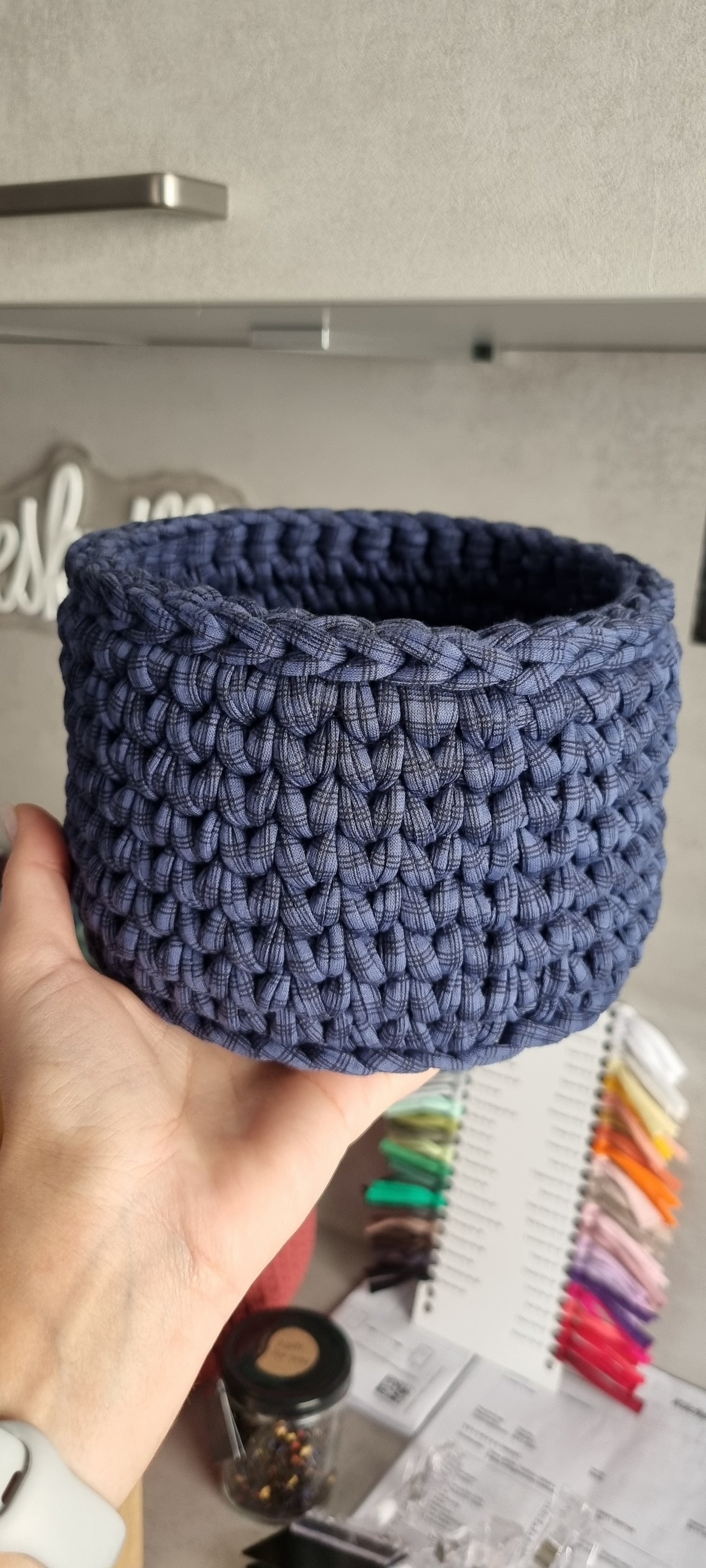 Crochet basket 15cm bottom diameter