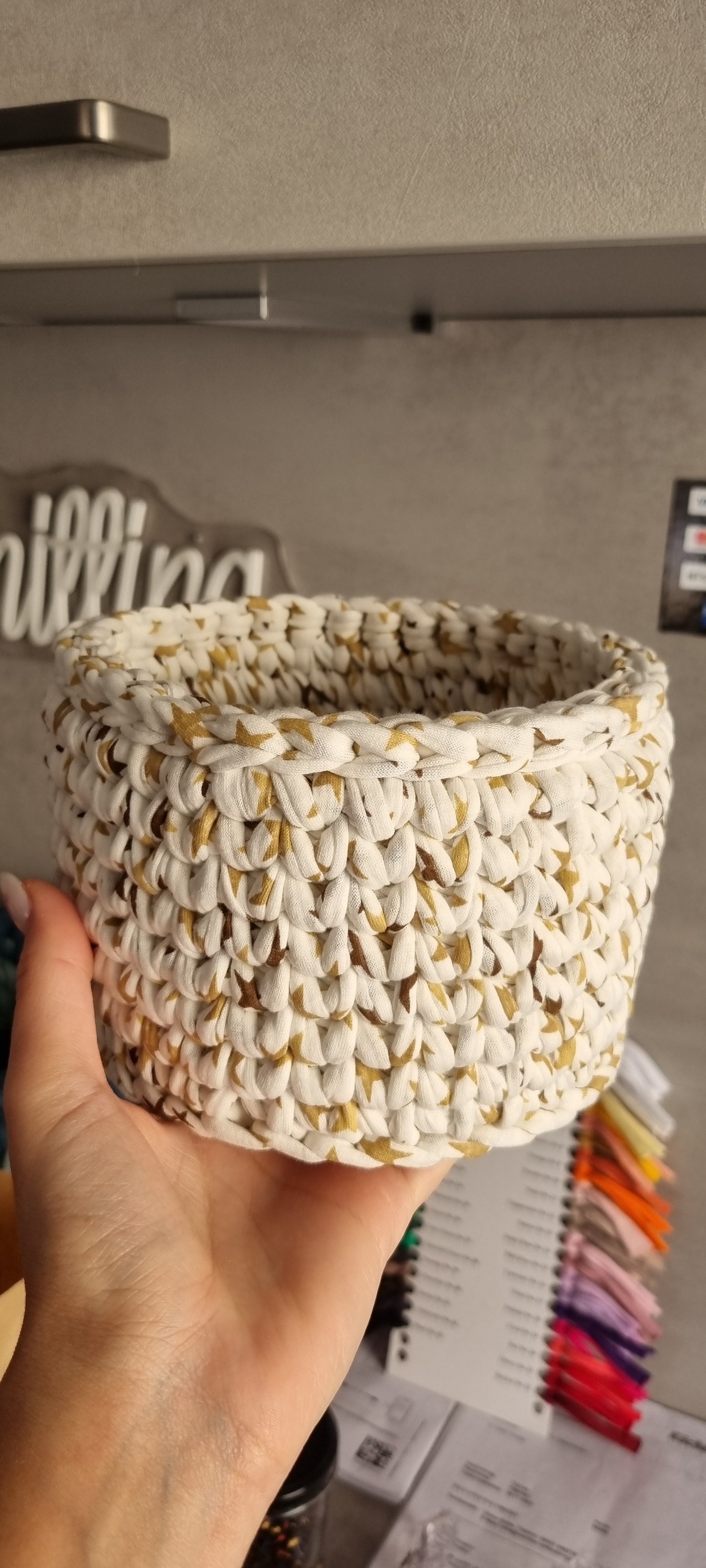 Crochet basket 15cm bottom diameter