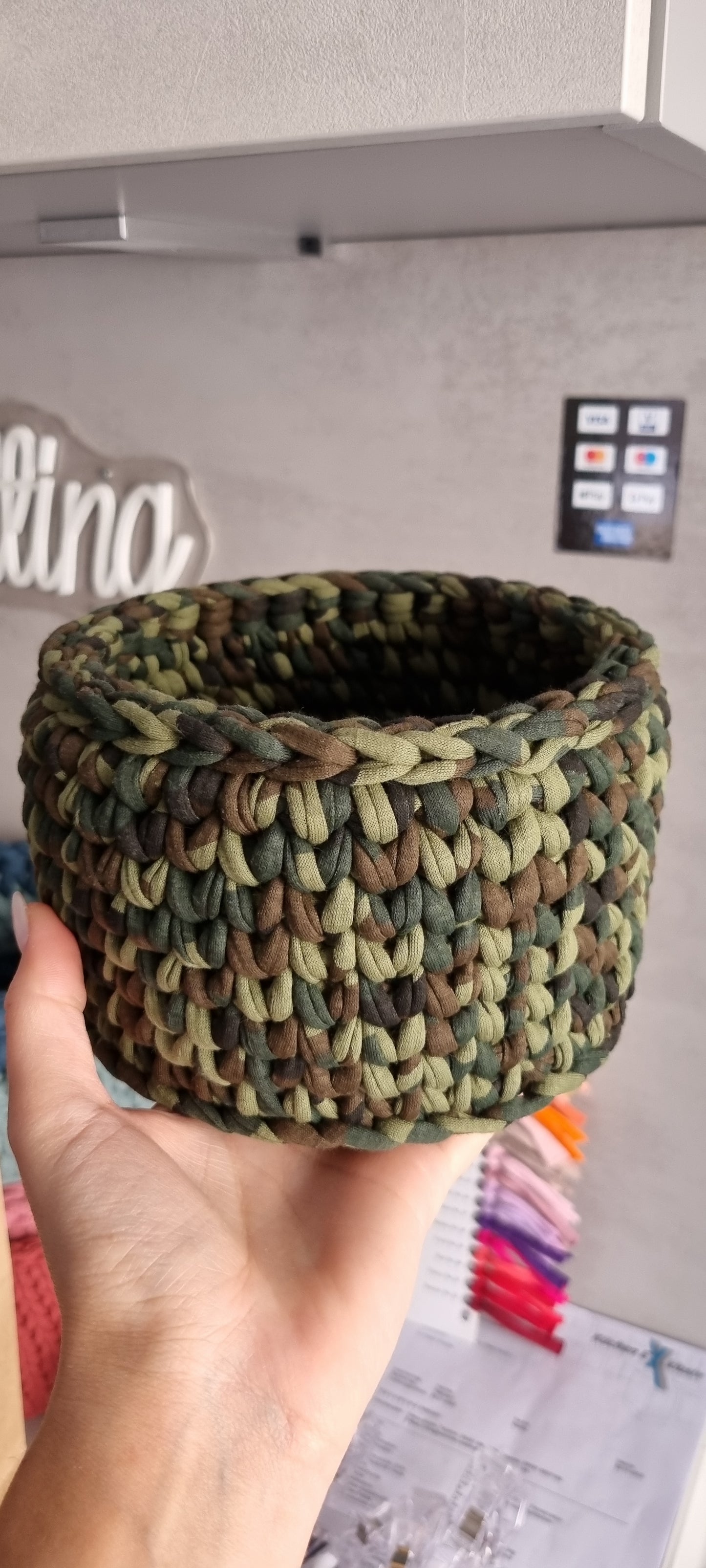 Crochet basket 15cm bottom diameter