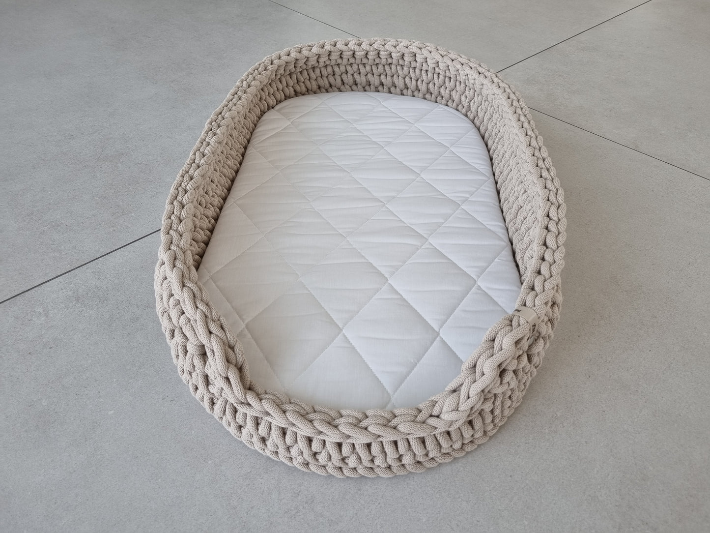 Wickelkorb mit Holzboden gehäkelt aus recycelten Öko-Tex Baumwolle