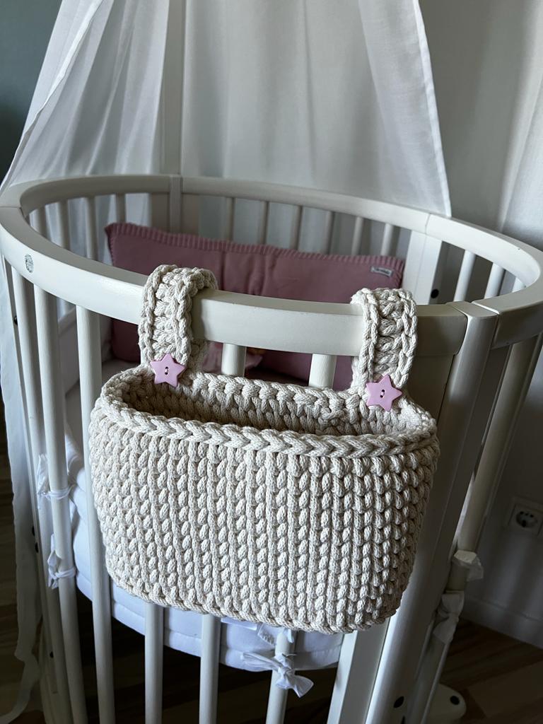 Hängekörbchen für das Babybett