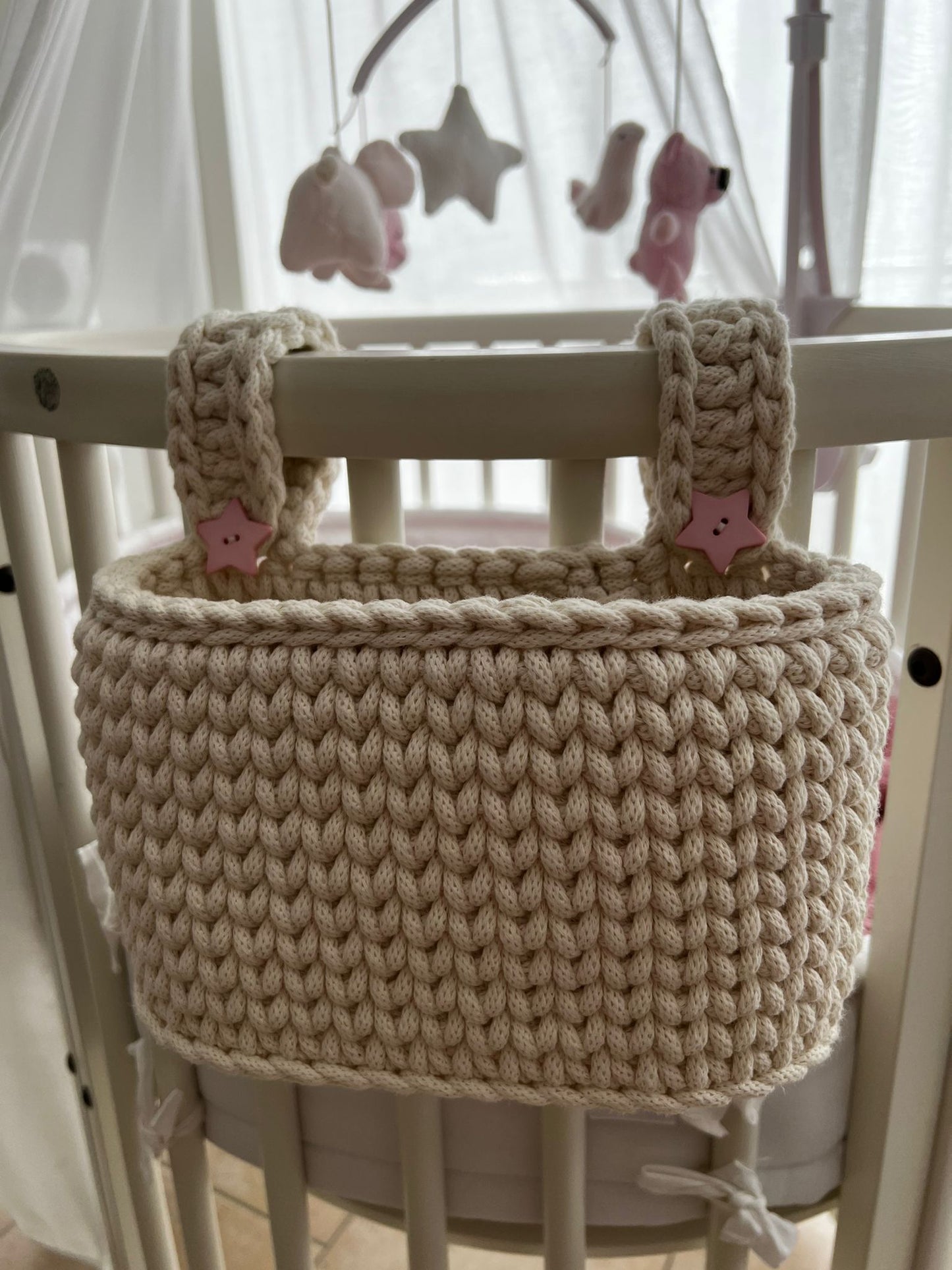Hängekörbchen für das Babybett
