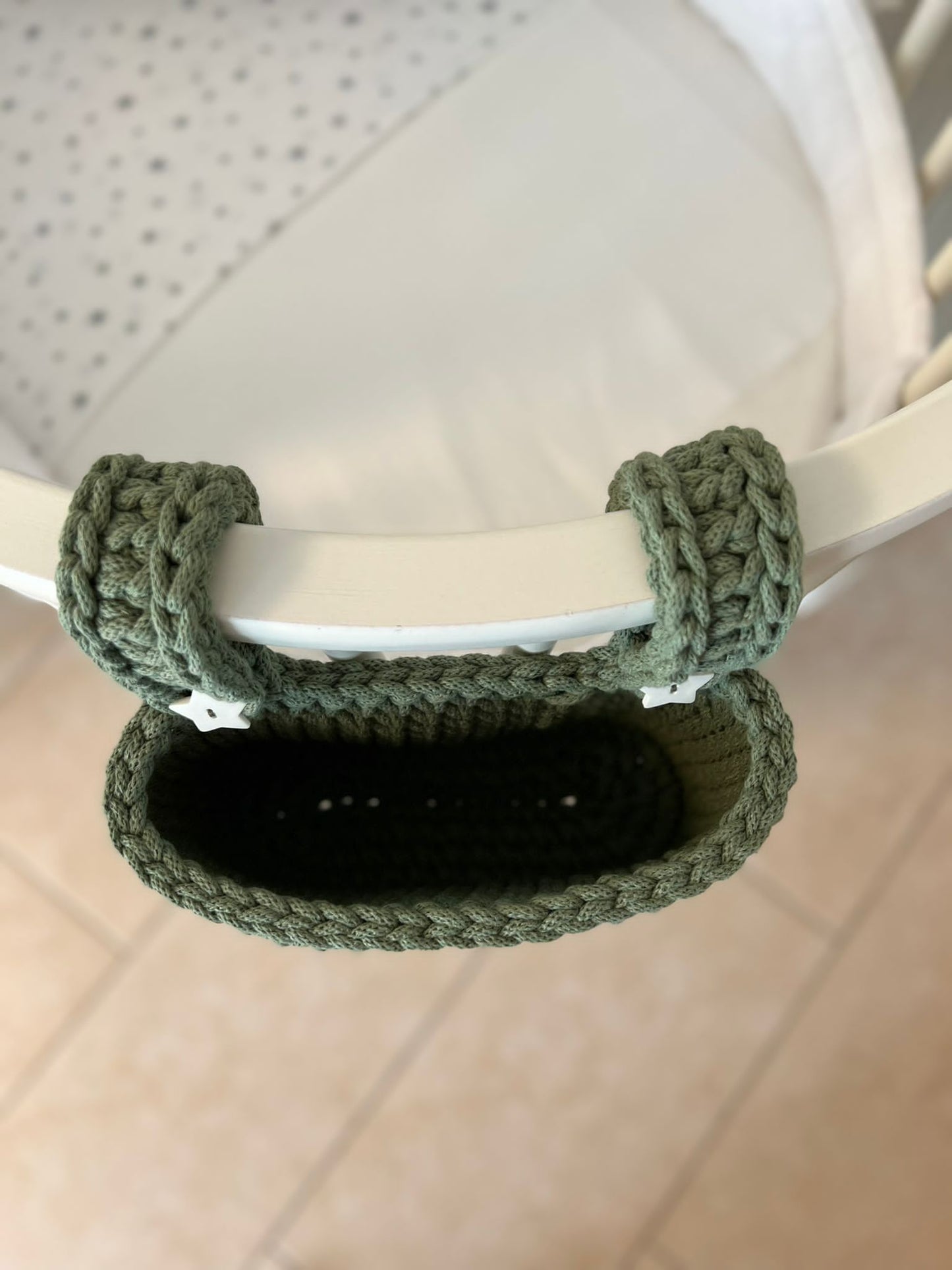 Hängekörbchen für das Babybett