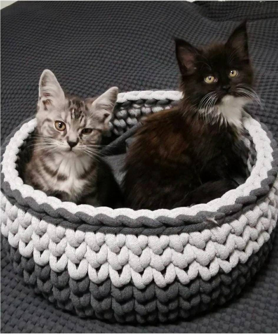 Katzenkorb Katzenbett Hundekorb Kitten Welpen aus 100% recycelten Baumwollgarn gehäkelt