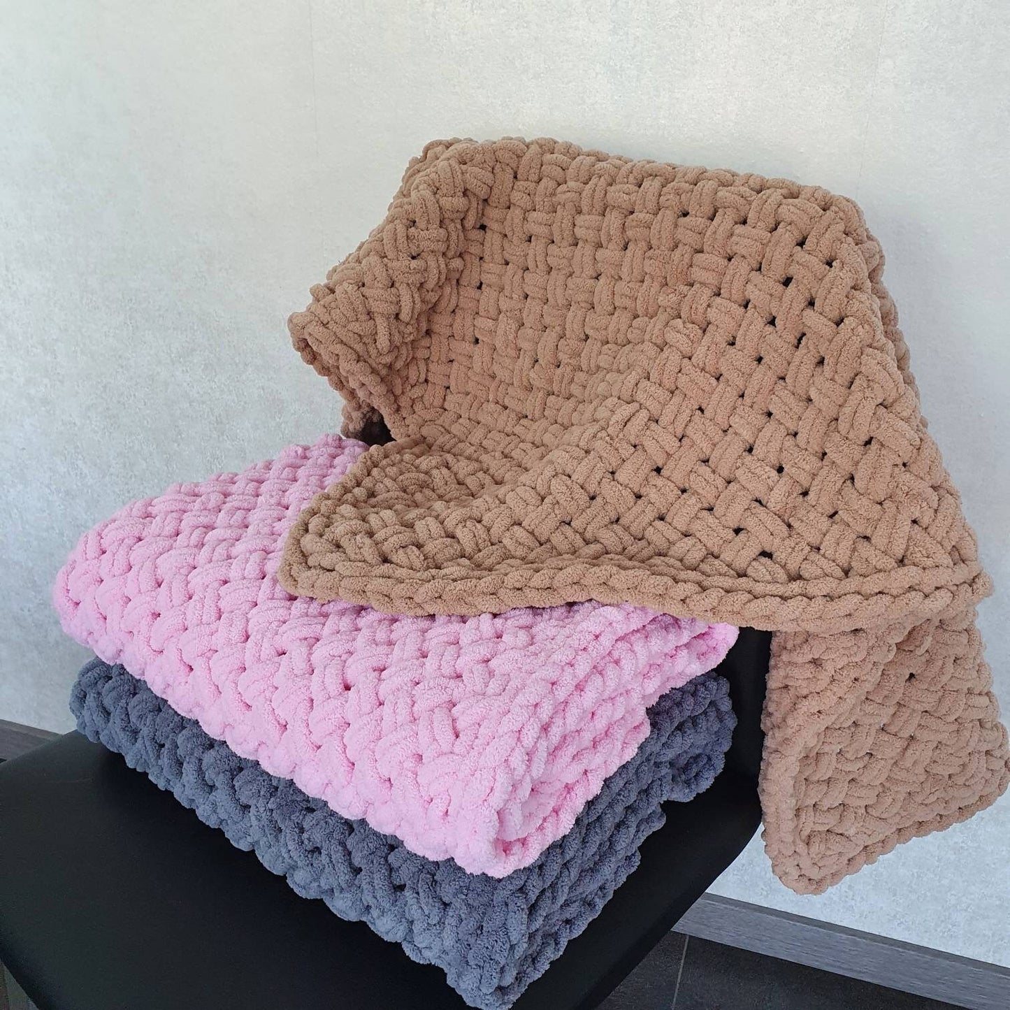 Handgestrickte Decke Babydecke Neugeborenendecke Kuscheldecke Einschlagdecke kuschelig weich Karo-Muster Baby Geschenk Babyparty Babyshower