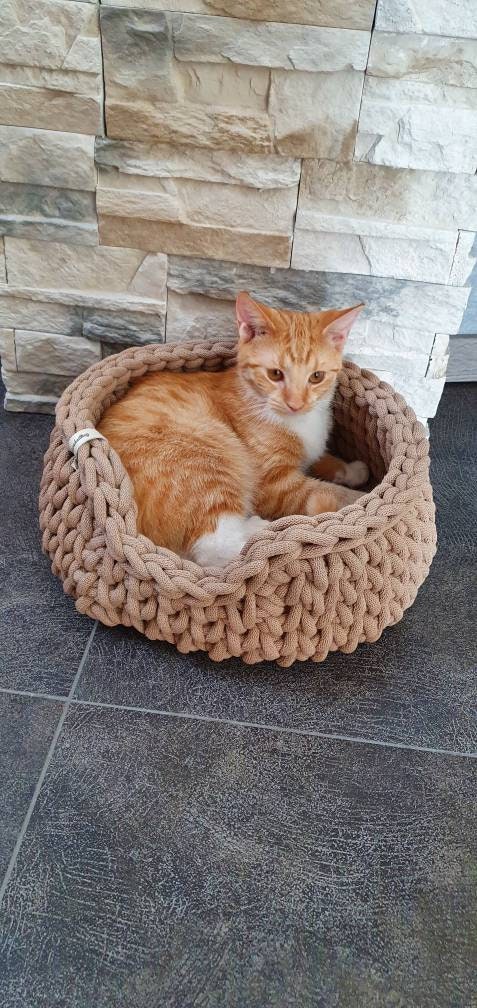 Katzenkorb Katzenbett Hundekorb Kitten Welpen aus 100% recycelten Baumwollgarn gehäkelt