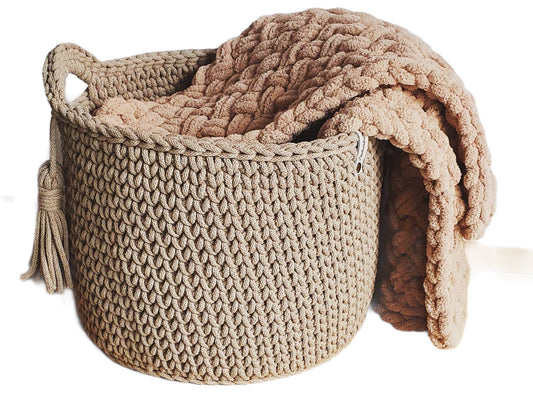 Cesta de juguete para habitación de bebé tejida a ganchillo con algodón reciclado