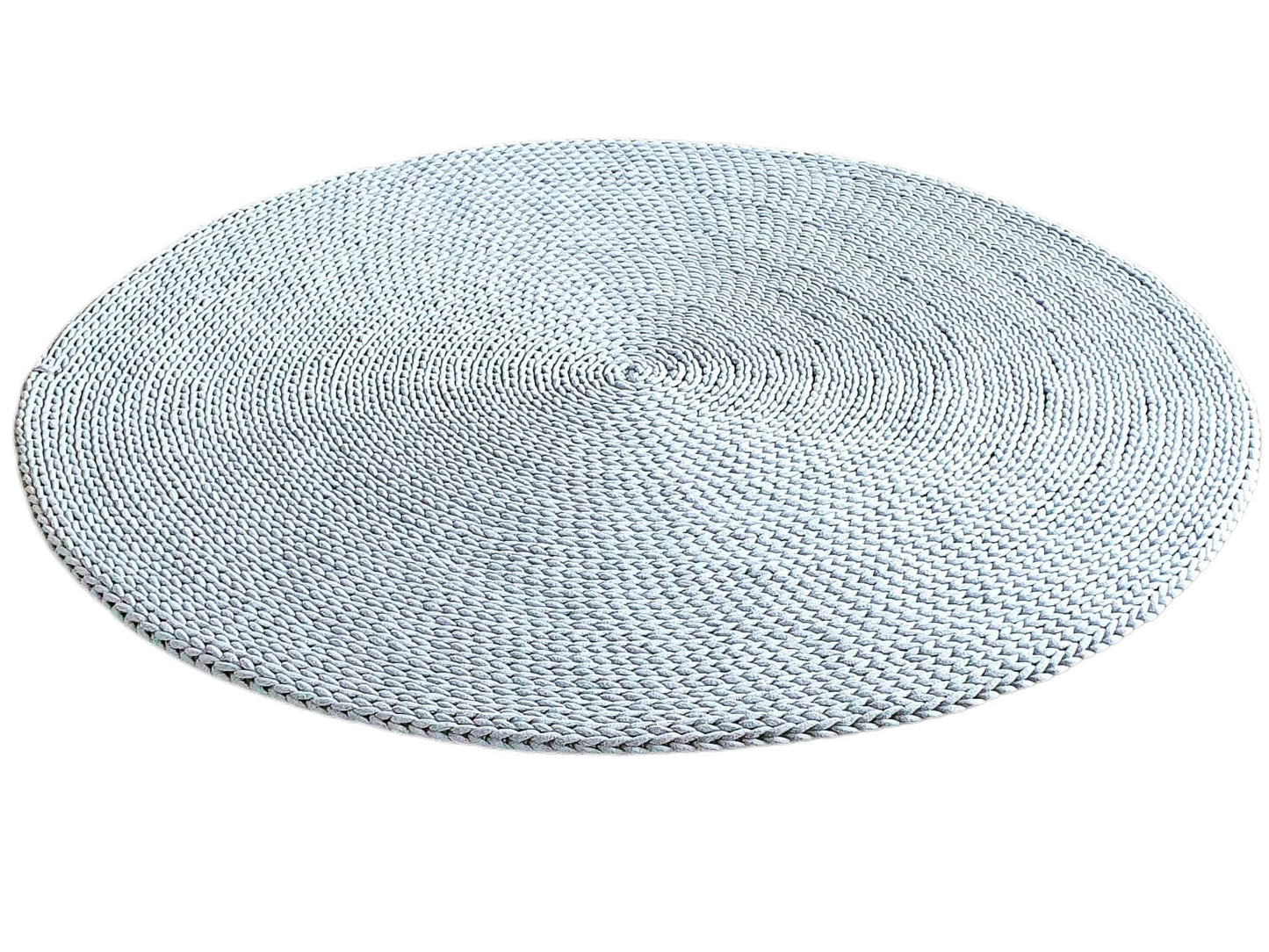 Handgemachter Teppich rund im skandinavischen Look