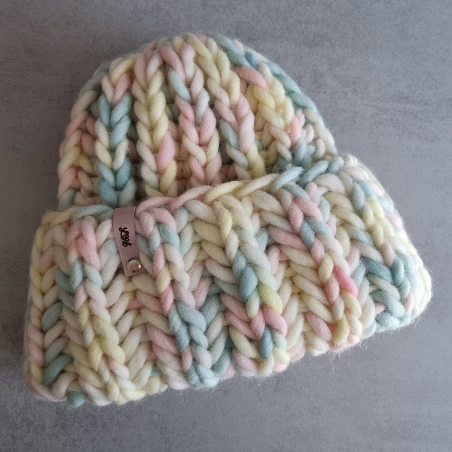 Handgestrickte Mütze aus extradicker Wolle