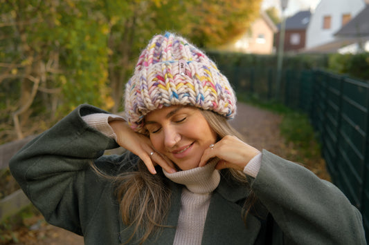 Hand-knitted beanie made of extra thick wool