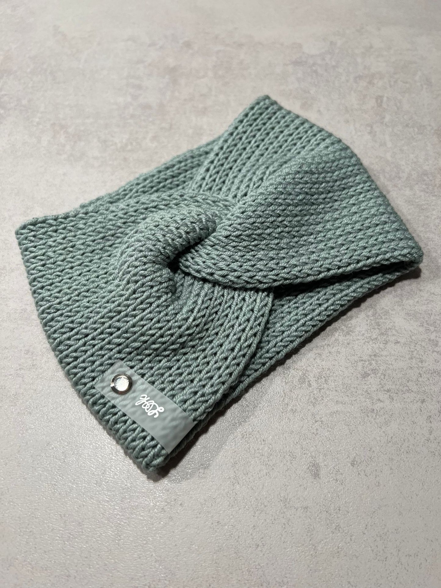 Twist headband made from 100% merino wool