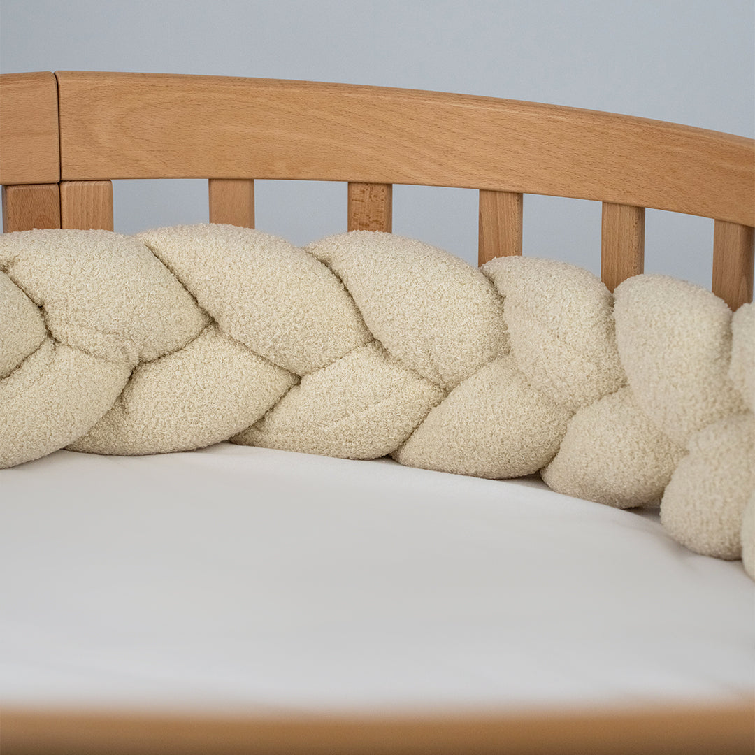 Bettschlange geflochten Teddystoff Bouclé – Kuschelige Bettumrandung