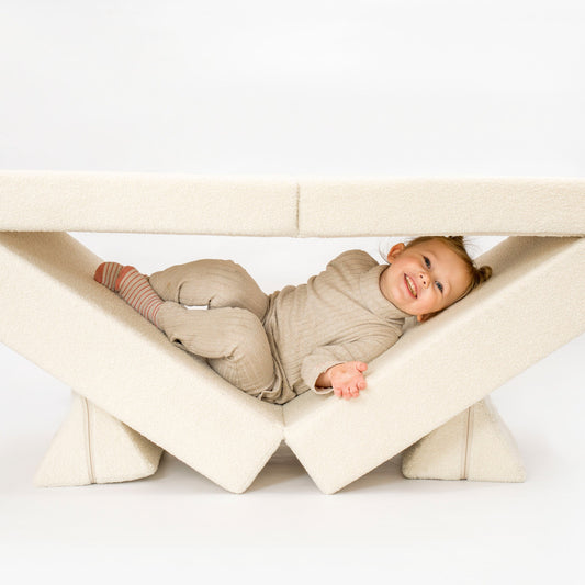 Spielsofa Teddystoff Bouclé – Kreativer Spielspaß & Gemütlichkeit