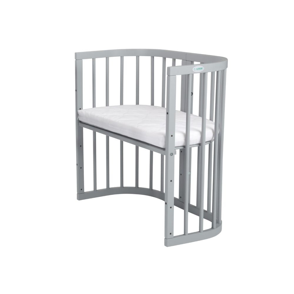 Babybett 7-in-1 – Ein Bett für viele Jahre - mitwachsend | Quadratische Form