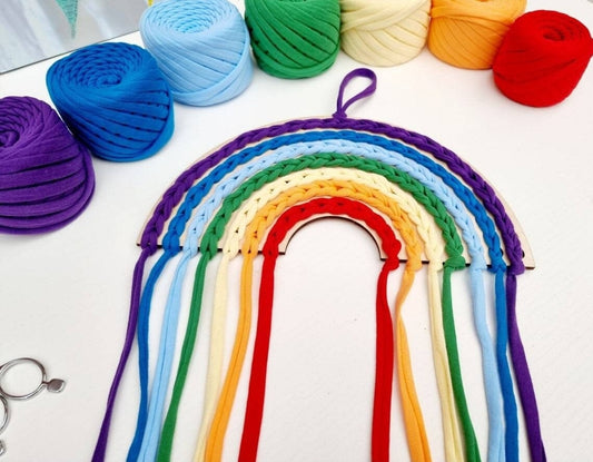 Wooden base for DIY rainbow from yarn residues