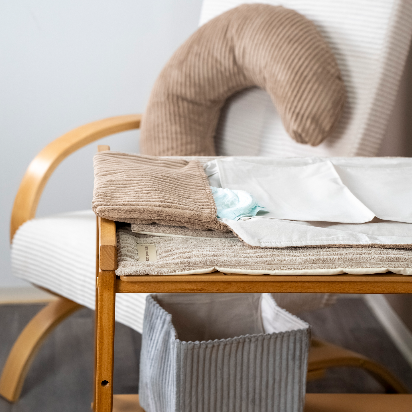 Wickelunterlage Cord – kompakte Windeltasche für unterwegs