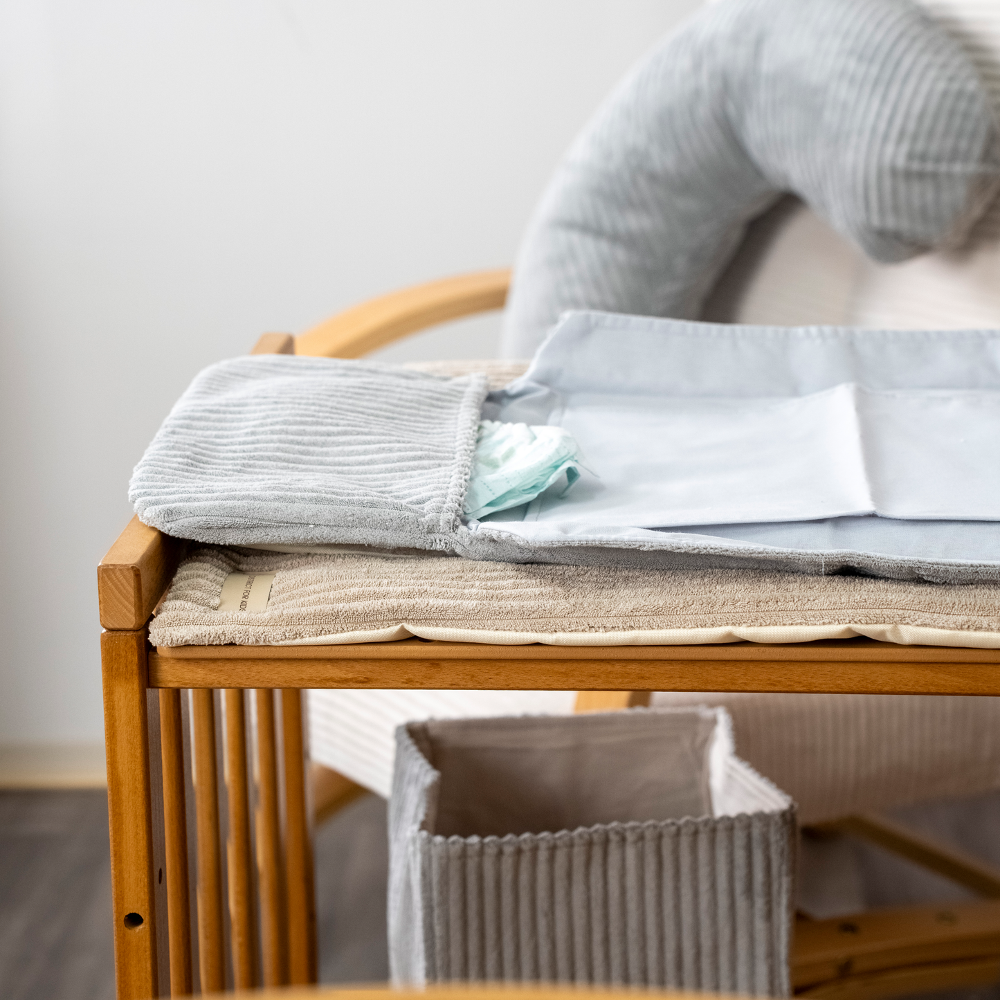 Wickelunterlage Cord – kompakte Windeltasche für unterwegs