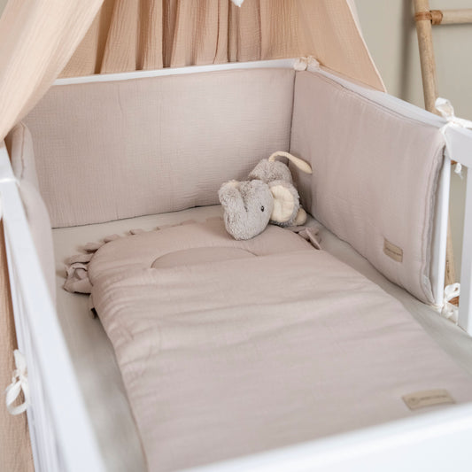 Bettumrandung Musselin für Babybett & Beistellbett – Weich, Sicher & Handgefertigt