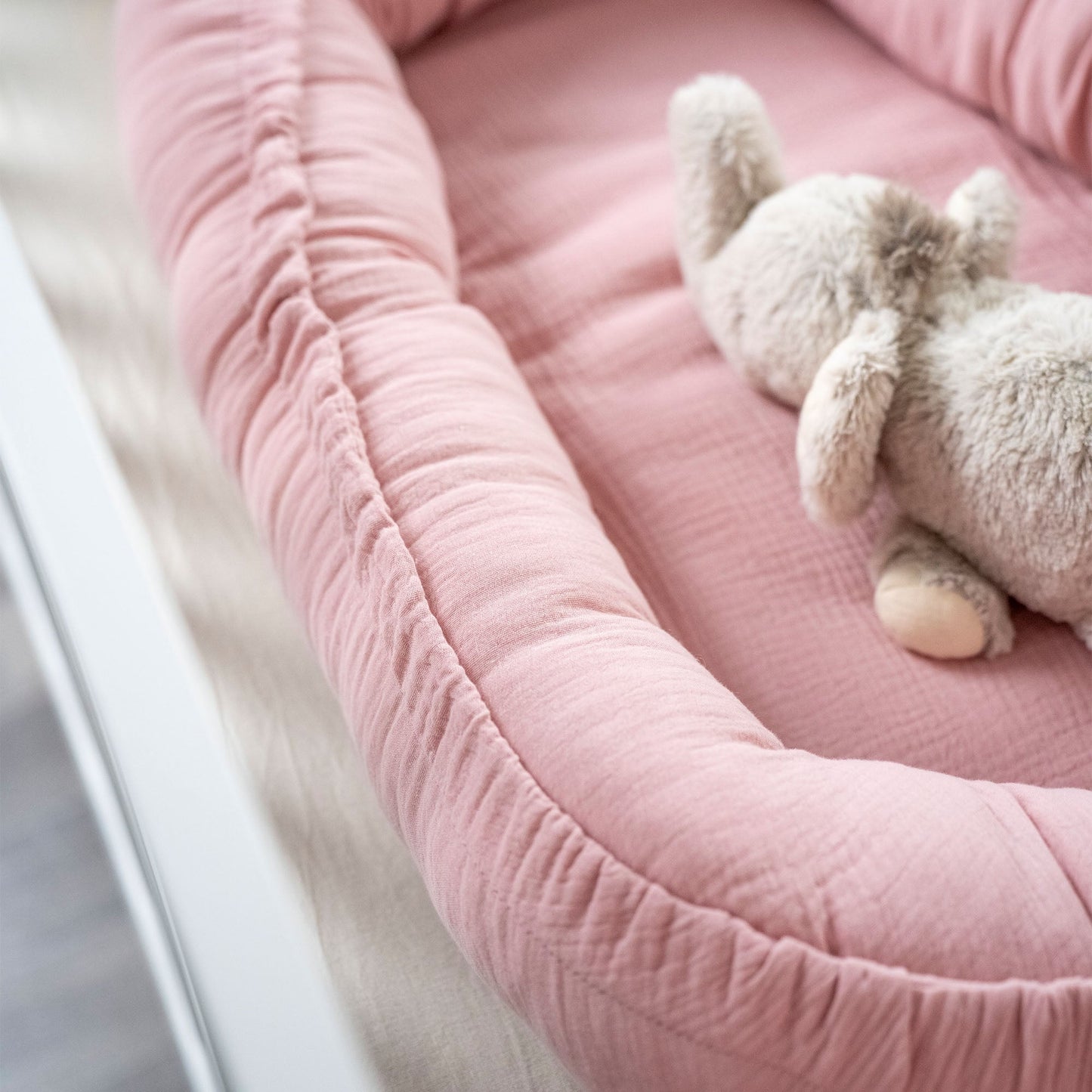 Babynestchen Musselin – Weicher mitwachsender Baby Kokon