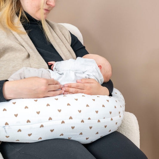 Stillkissen & Schwangerschaftskissen Musselin XXL | Herzen braun