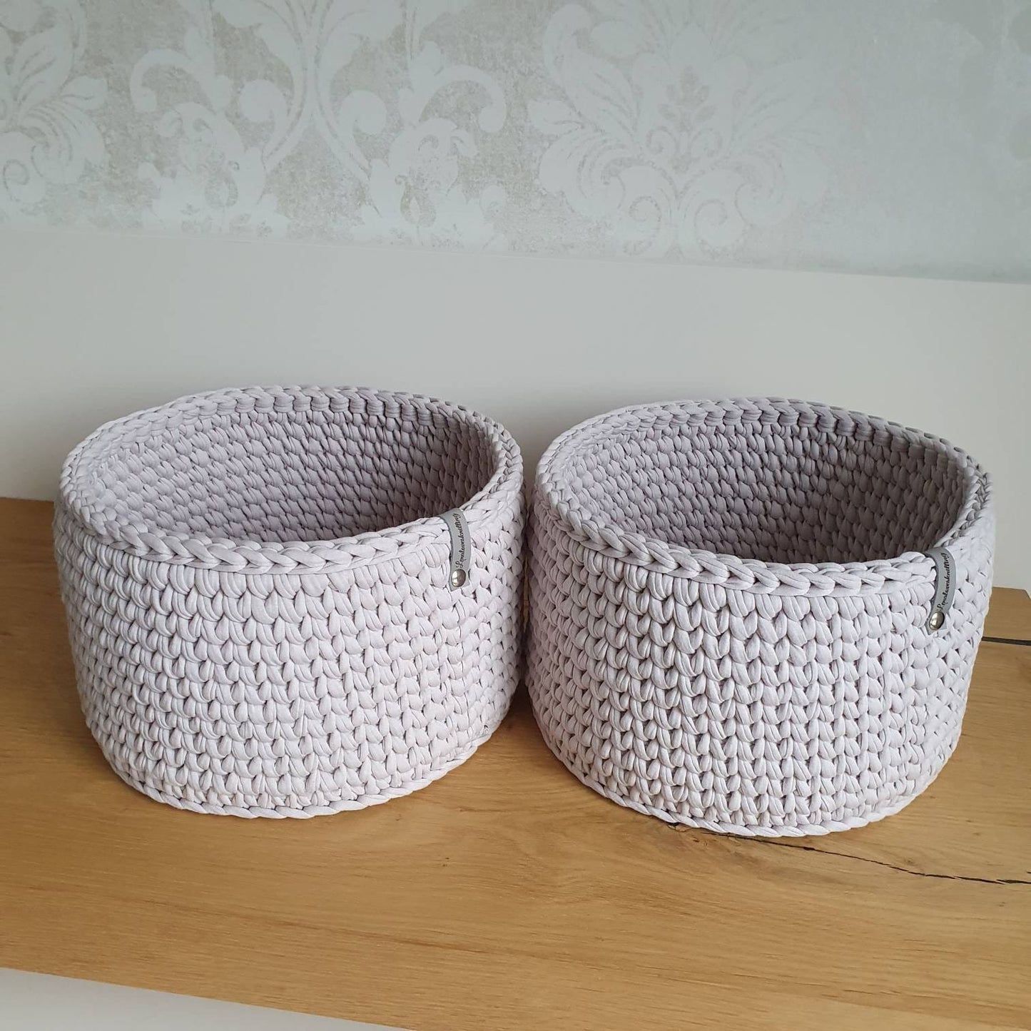 Gehäkeltes Körbchen auf Wunsch mit Griffen Personalisierbar Geschenk zur Geburt Babyparty