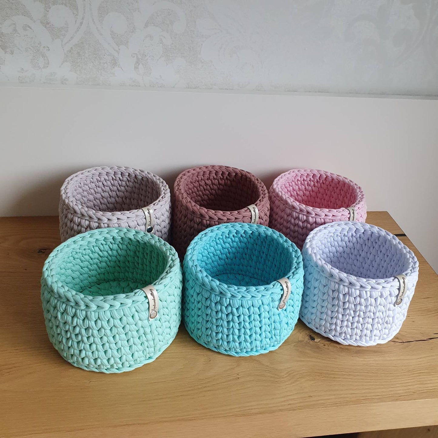 Gehäkeltes Körbchen auf Wunsch mit Griffen Personalisierbar Geschenk zur Geburt Babyparty