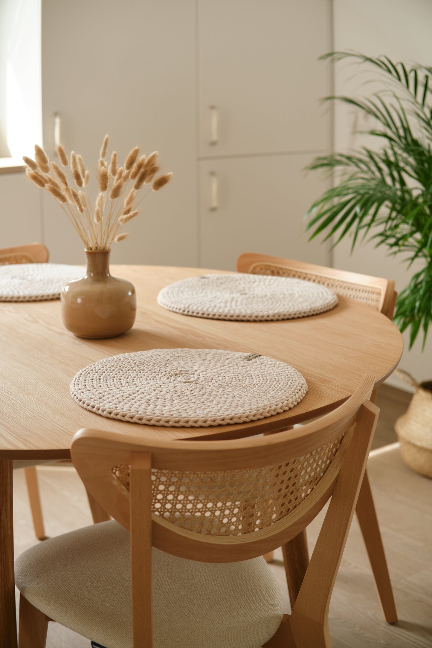 Platzsets Tischsets rund gehäkelt aus recycling-Baumwolle