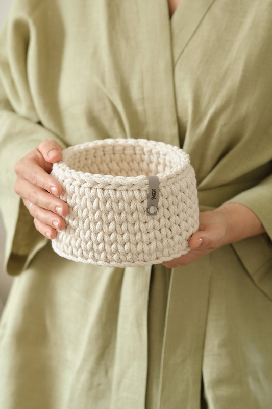 Crochet basket 15cm bottom diameter
