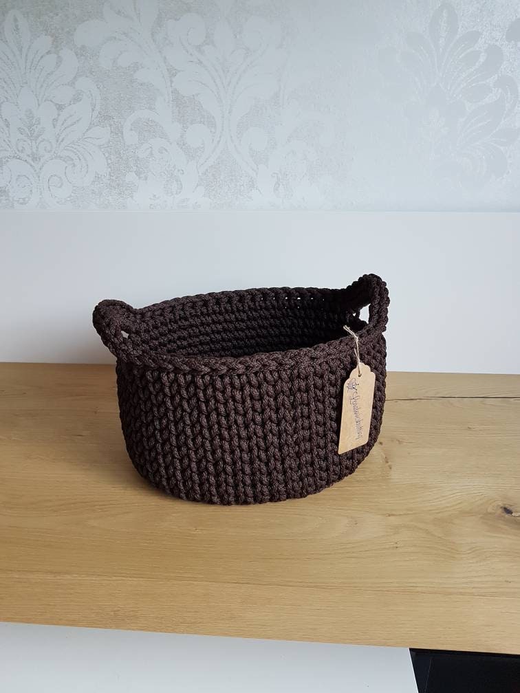 Utensilo basket with handle crocheted from recycled textile yarn