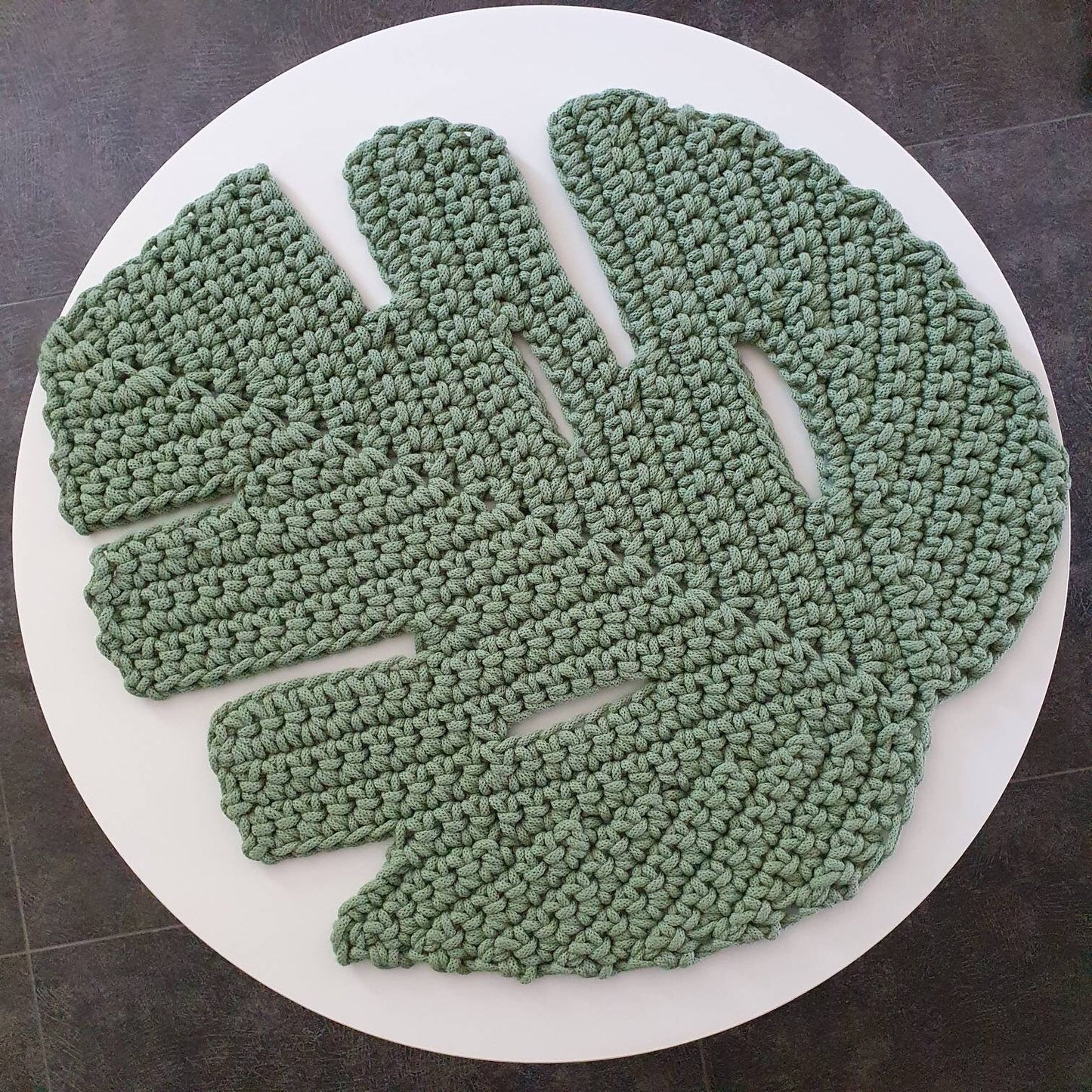Decoración de mesa Manteles individuales Posavasos Camino de mesa Tejido a crochet con forma de hoja de monstera