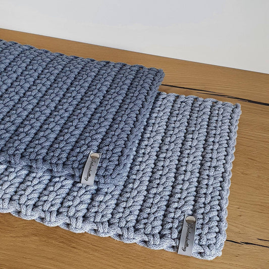 Handgemachte Fußmatte gehäkelt aus 100 % waschbarer Recycling-Baumwolle